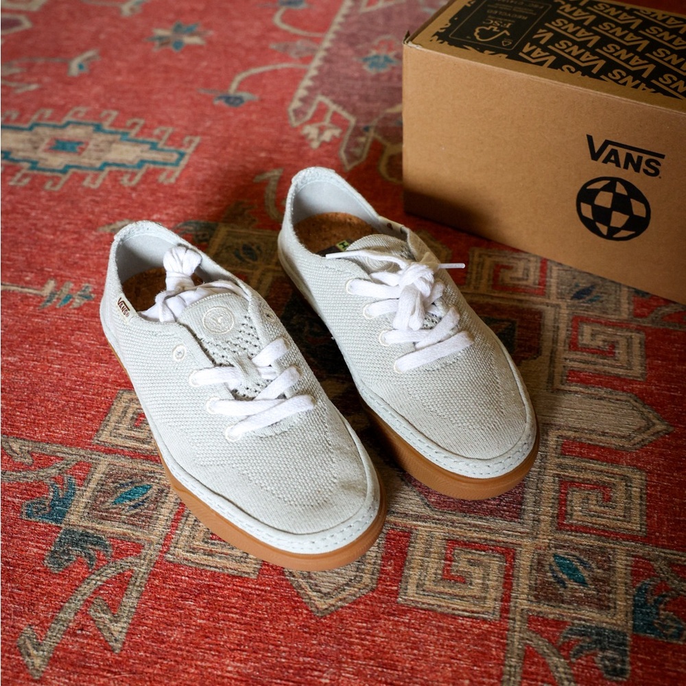 Vans Unisex Circle Vee Gray